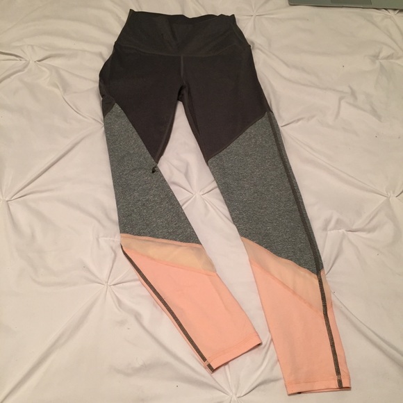Aerie Tri-colored Leggings w/ Mesh Detail - Picture 4 of 5